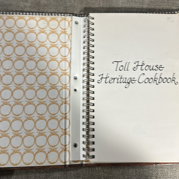 VTG Toll House Heritage Cookbook 1980s - Picture 2 of 5